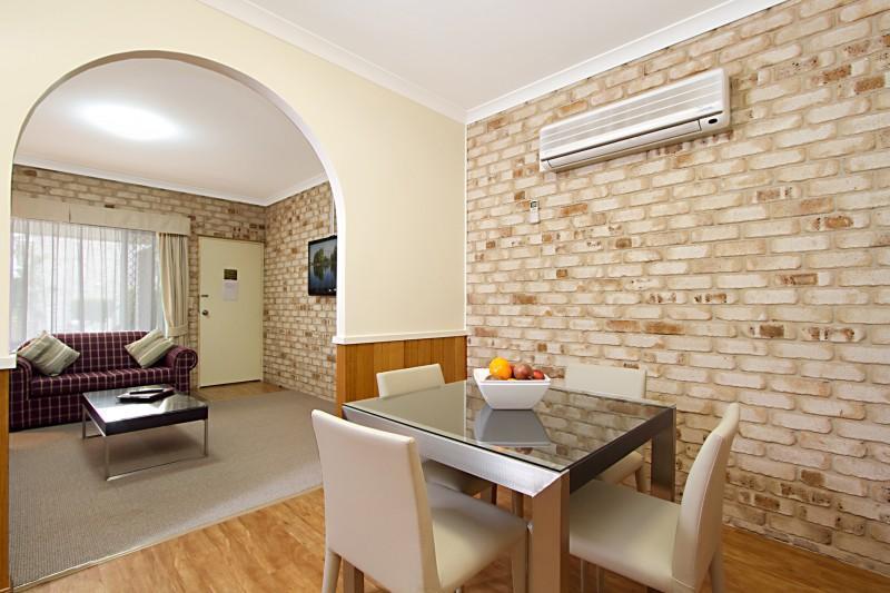Highlander Motor Inn Тувумба Екстер'єр фото