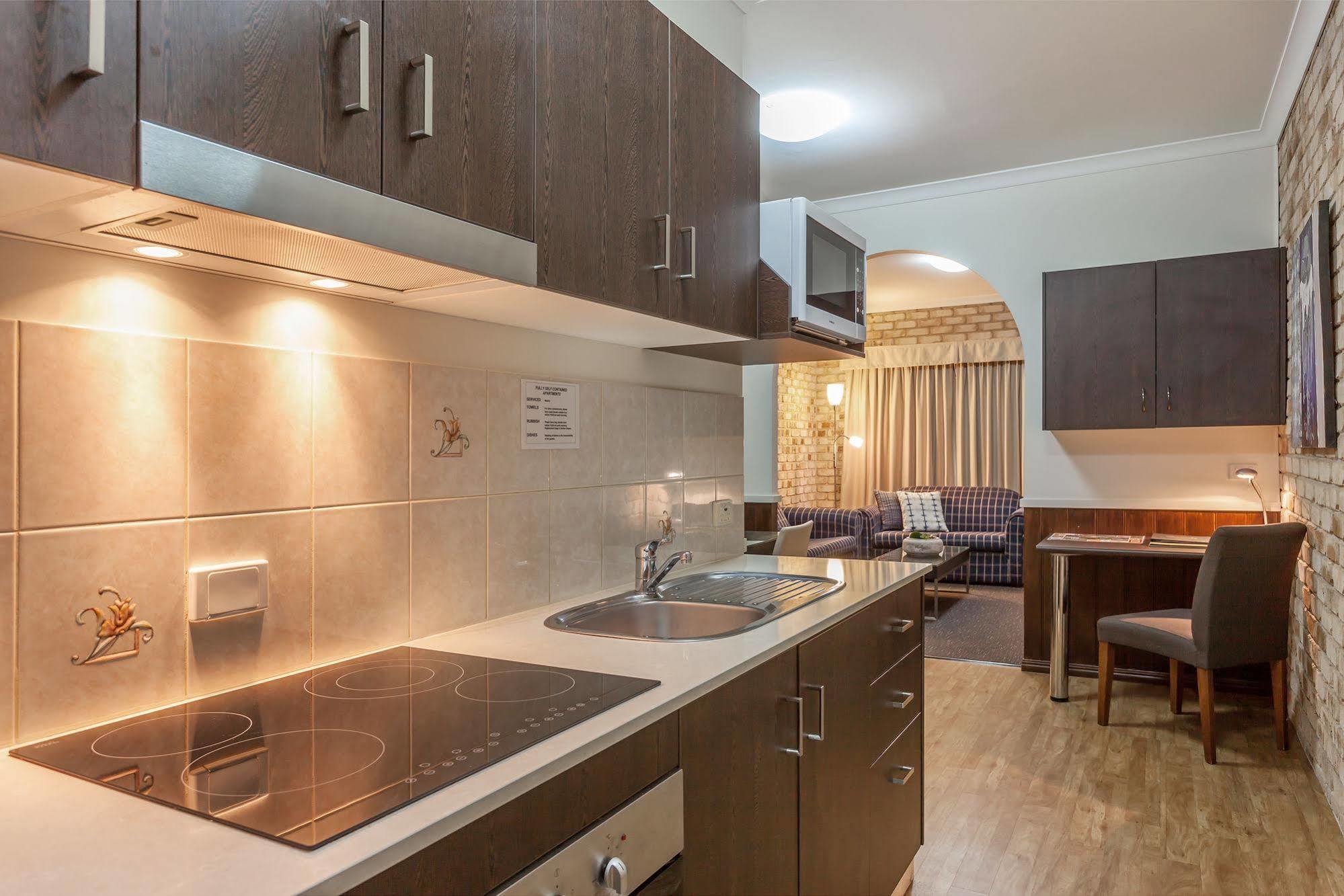 Highlander Motor Inn Тувумба Екстер'єр фото